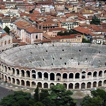Alessietto Lägenhet Verona Exteriör bild