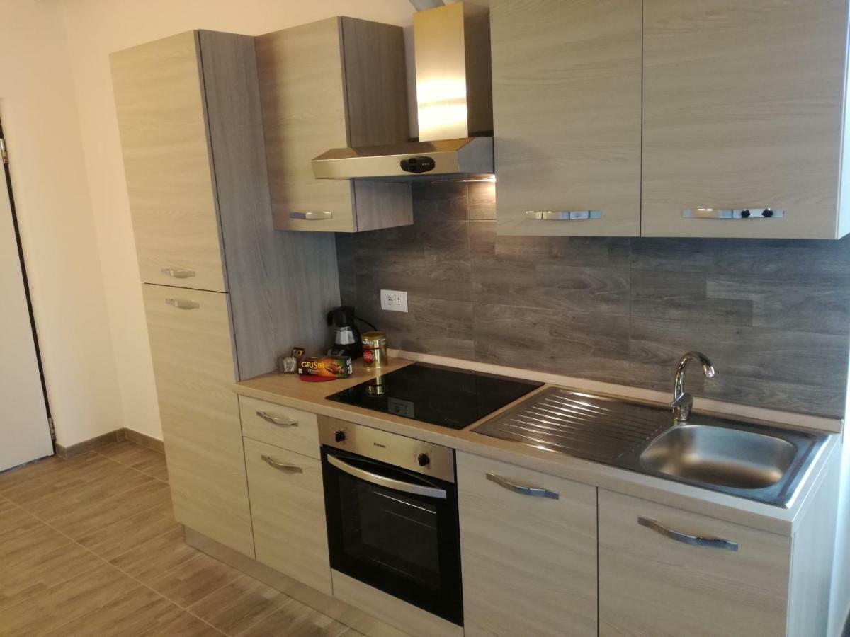 Alessietto Lägenhet Verona Exteriör bild