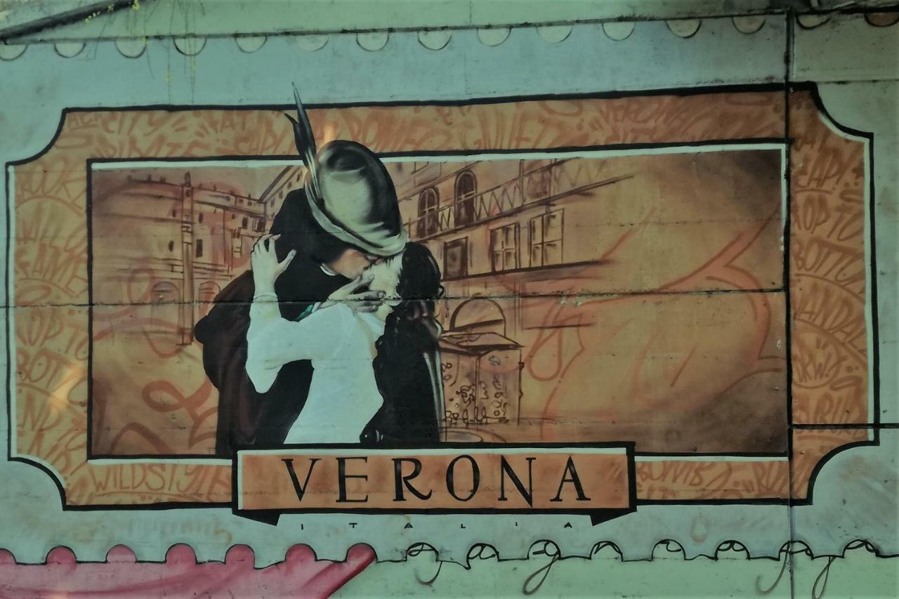 Alessietto Lägenhet Verona Exteriör bild